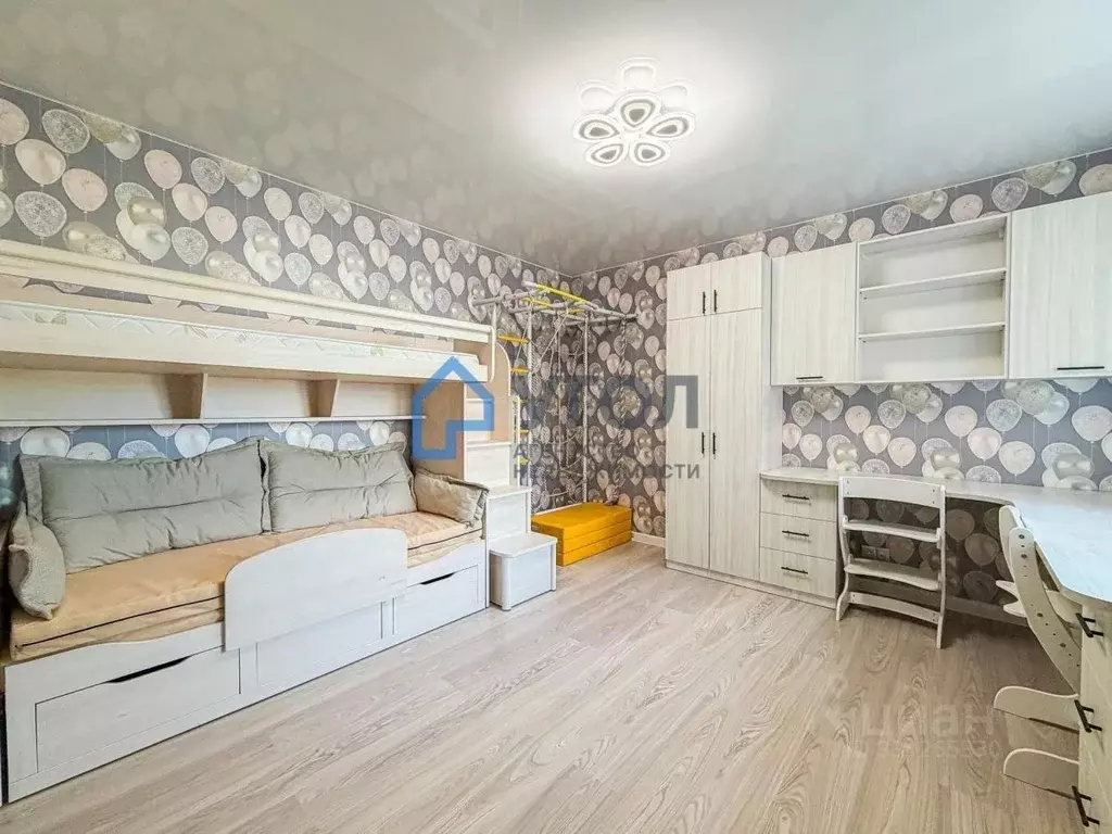 3-к кв. Самарская область, Самара Осетинская ул., 2 (83.0 м) - Фото 1