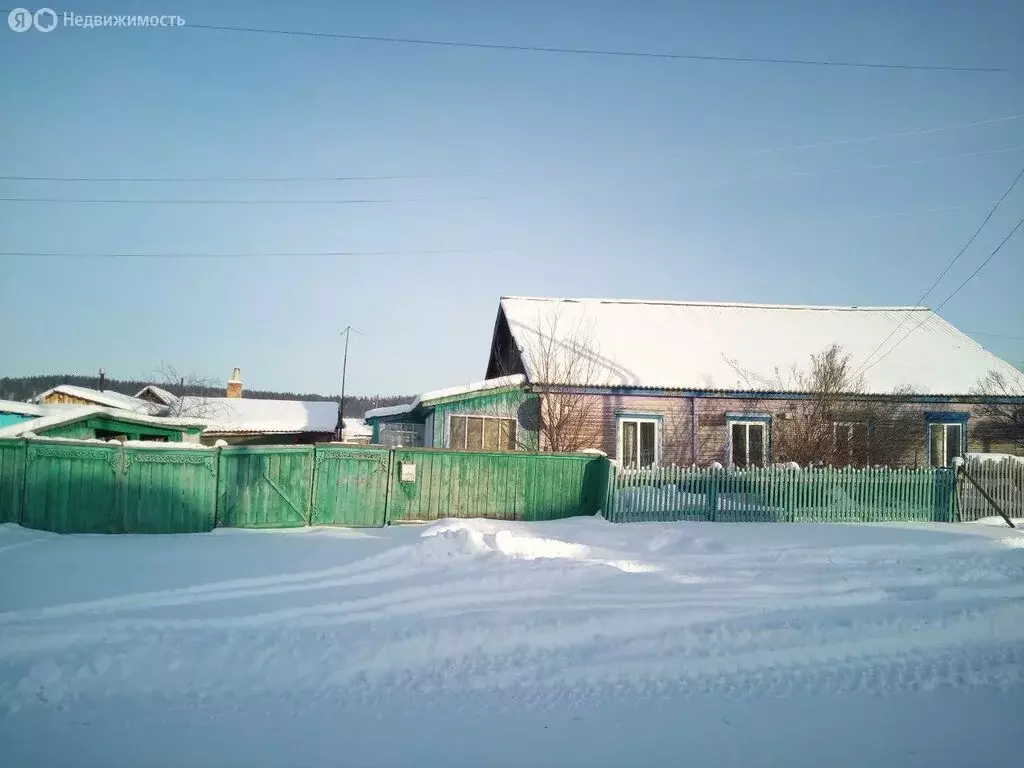 Дом в село Малое Голоустное, улица Олега Кошевого, 15 (61.7 м) - Фото 1