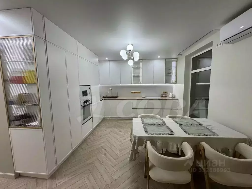 3-к кв. Тюменская область, Тюмень Харьковская ул., 72Б (79.0 м) - Фото 1