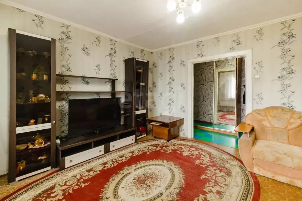 3-к кв. Хабаровский край, Комсомольск-на-Амуре Октябрьский просп., 6к2 ... - Фото 0