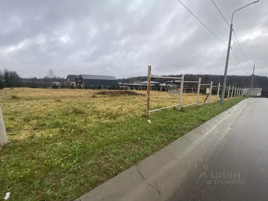 Участок в Московская область, Одинцовский городской округ, д. Большое ... - Фото 1