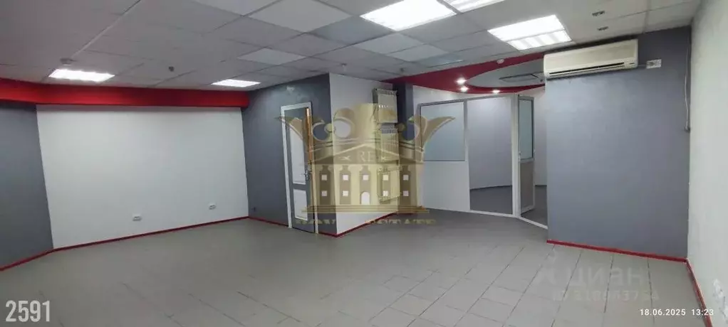 Торговая площадь в Крым, Симферополь просп. Кирова, 29/1 (50 м) - Фото 1