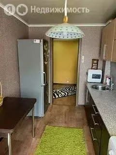2-комнатная квартира: Заводоуковск, улица Дзержинского (50 м) - Фото 2