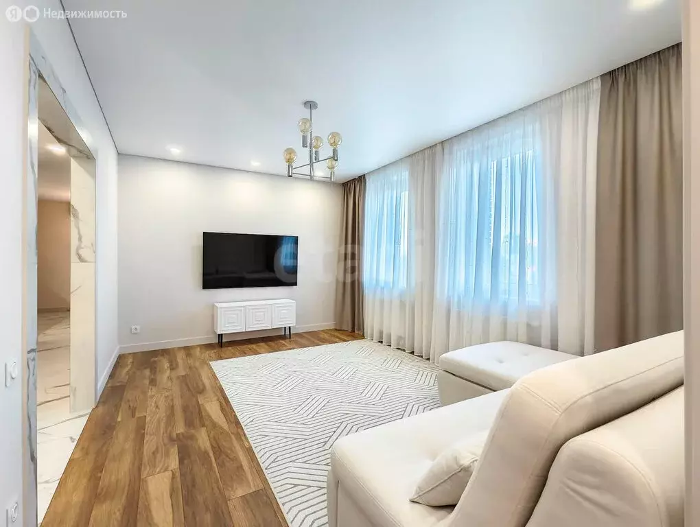 3-комнатная квартира: Тюмень, Новгородская улица, 3 (70 м) - Фото 1