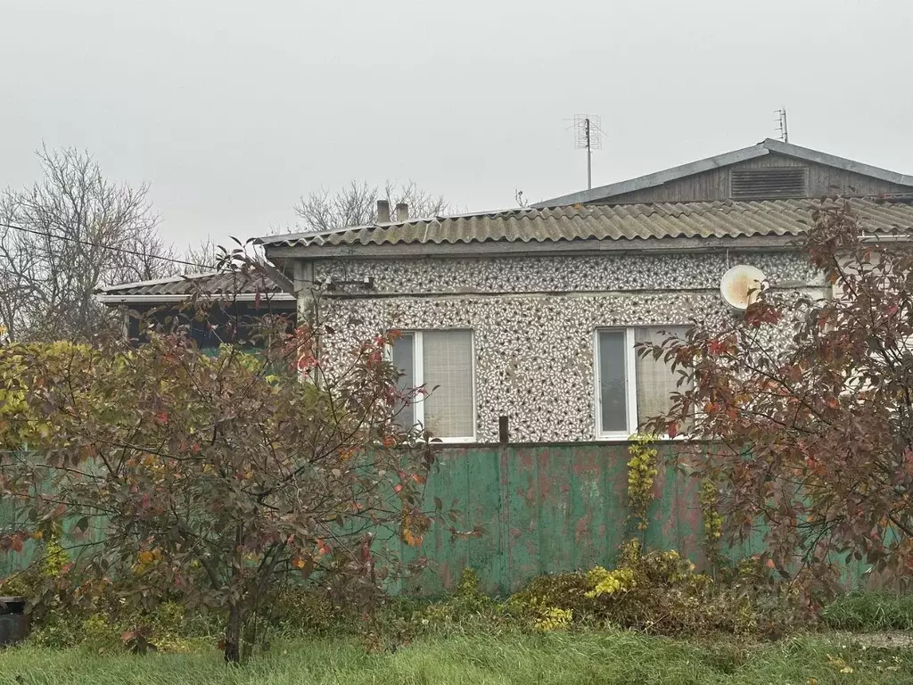 Дом в Краснодарский край, Новопокровский район, Покровское с/пос, пос. ... - Фото 1