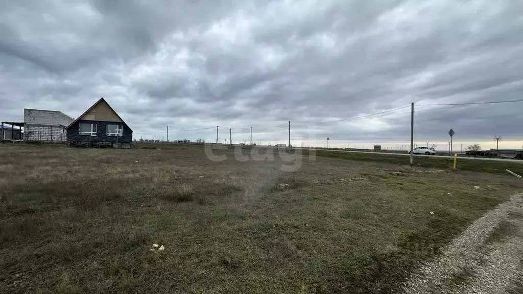 Участок в Крым, Черноморский район, с. Межводное ул. Первомайская ... - Фото 1