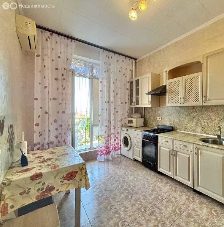 1-комнатная квартира: Геленджик, Курортная улица, 14А (42 м) - Фото 1