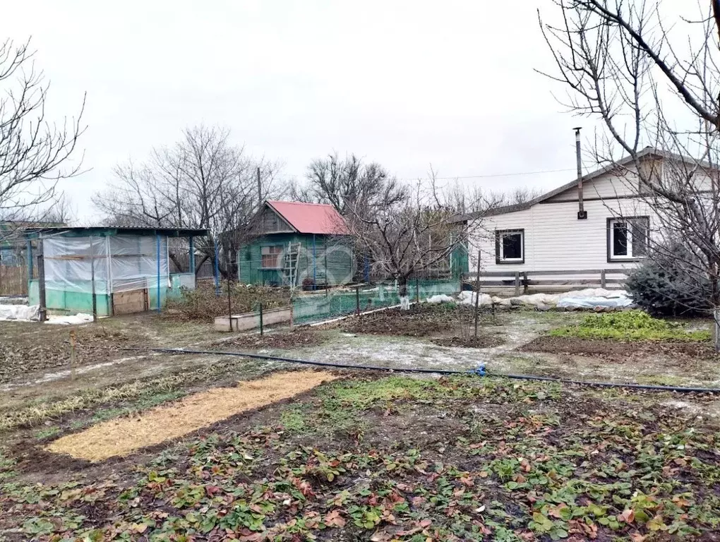 Дом в Волгоградская область, Волжский Здоровье Химика СНТ, ул. 33-я ... - Фото 1