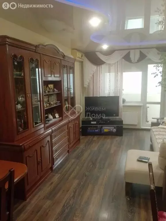 3-комнатная квартира: Волгоград, улица Таращанцев, 68А (77 м) - Фото 0