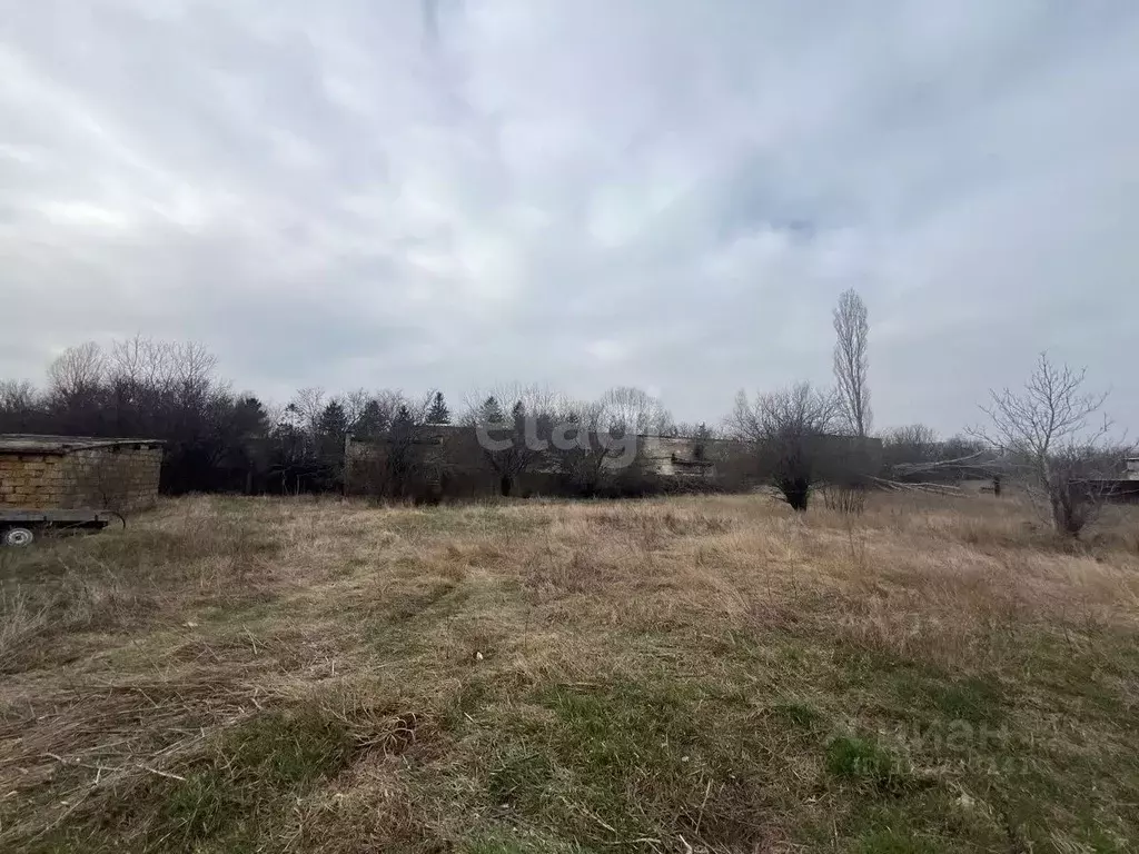Участок в Крым, Симферопольский район, Гвардейское пгт ул. Свободная ... - Фото 0