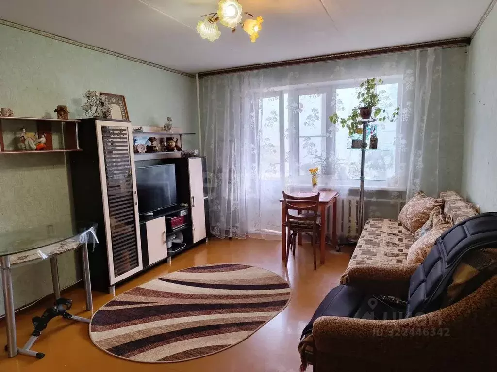 2-к кв. Псковская область, Остров ул. Матросова, 1 (47.4 м) - Фото 0