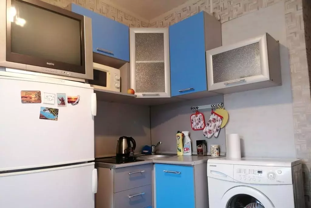 Студия Красноярский край, Красноярск ул. 60 лет Октября, 93 (12.0 м) - Фото 1