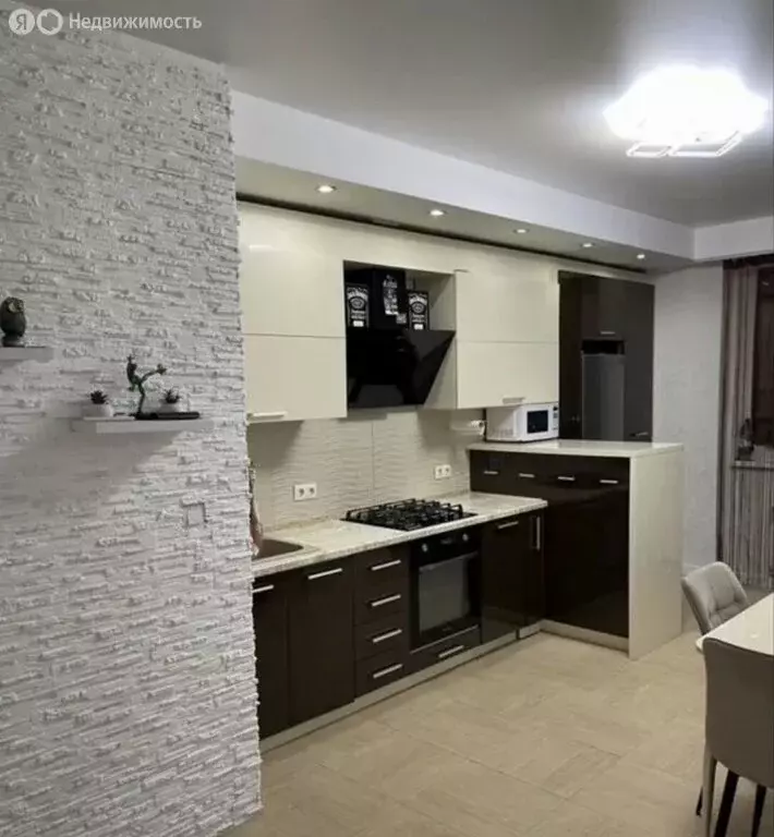 2-комнатная квартира: Симферополь, Камская улица, 31 (72 м) - Фото 1