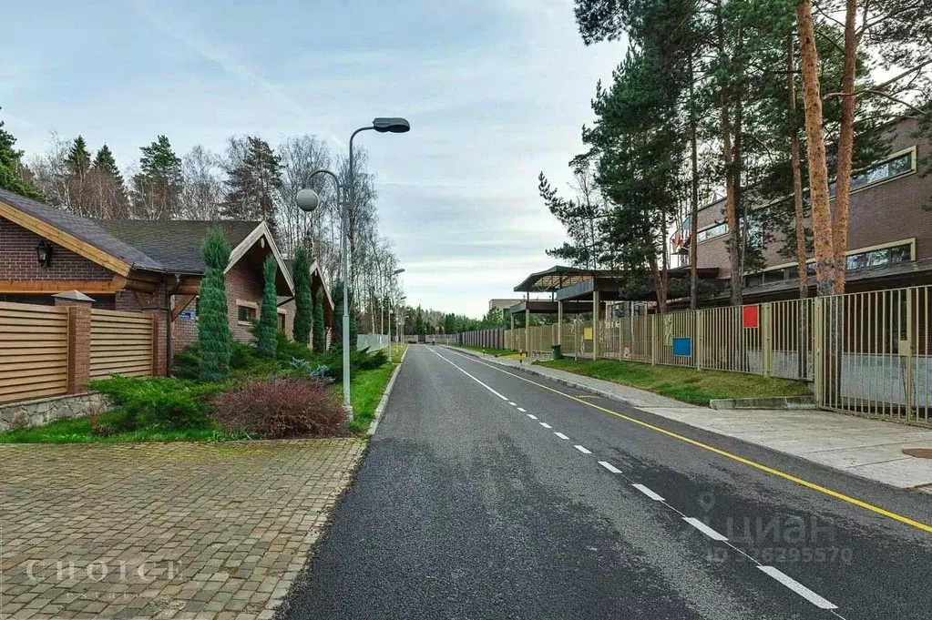 Участок в Московская область, Красногорск городской округ, д. ... - Фото 1