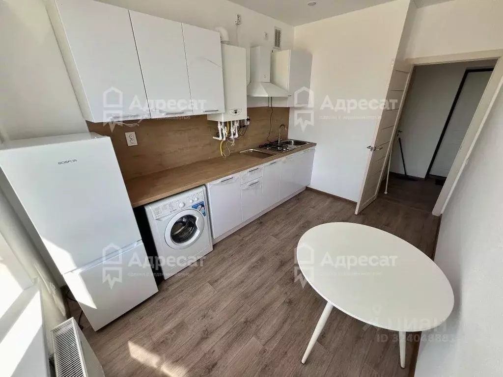 1-к кв. Волгоградская область, Волгоград ул. Тракторостроителей, 27 ... - Фото 0