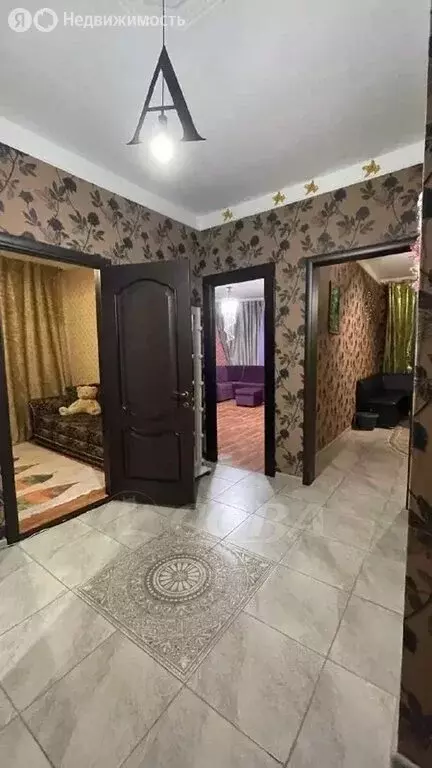 2-комнатная квартира: Махачкала, проспект Амет-хана Султана, 7 (80 м) - Фото 1