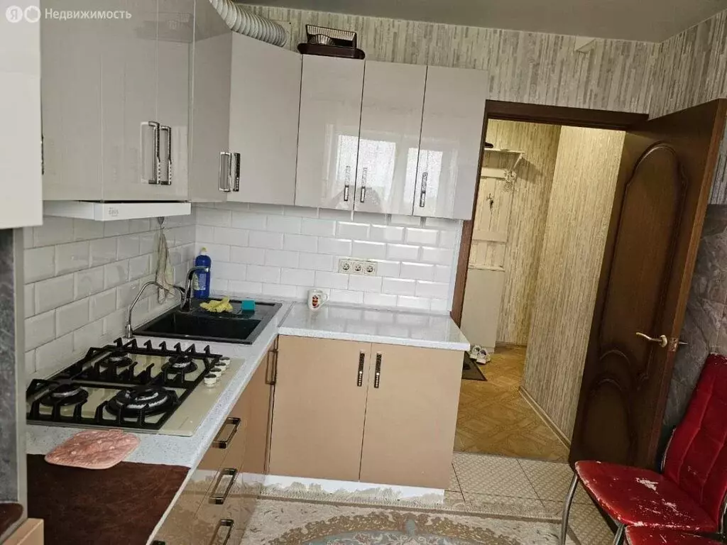 3-комнатная квартира: Хабаровск, Восточное шоссе, 42 (66.8 м) - Фото 0
