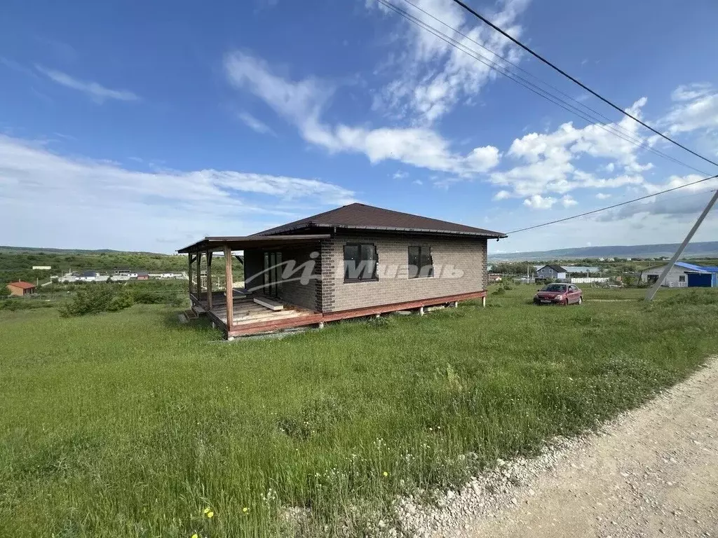 Дом в Крым, Симферопольский район, Ветеран-3 дп  (100 м) - Фото 1
