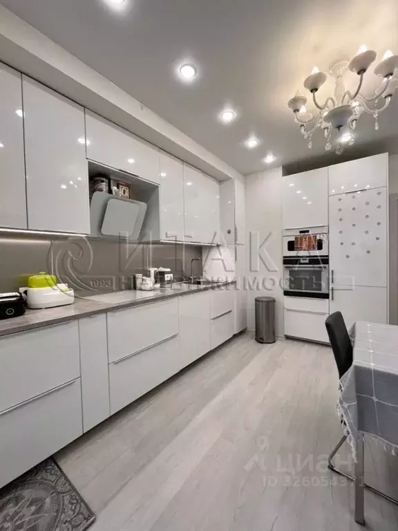 2-к кв. Ленинградская область, Гатчина Пушкинское ш., 13к3 (64.8 м) - Фото 1