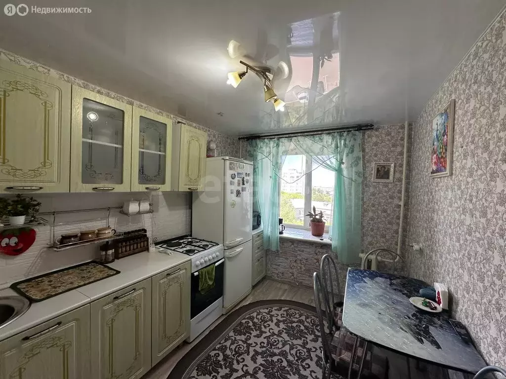 3-комнатная квартира: Курган, улица Губанова, 20 (62 м) - Фото 1