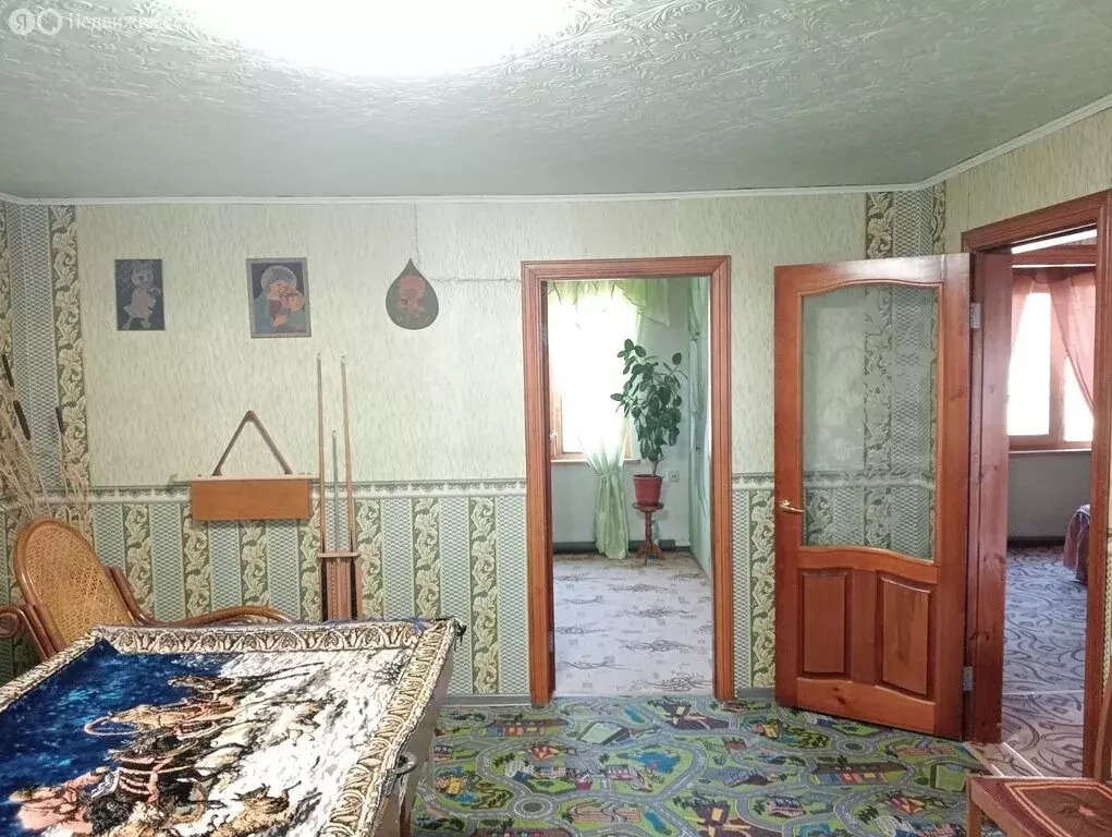 Дом в Осинники, Рябиновая улица (230 м) - Фото 0