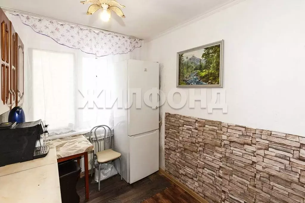 3-к кв. Алтайский край, Барнаул ул. Попова, 72 (60.4 м) - Фото 2