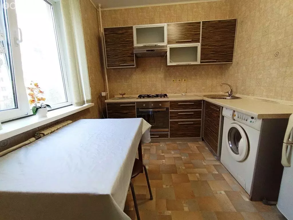 1-комнатная квартира: Саратов, улица имени К.Г. Уфимцева, 1 (37.3 м) - Фото 2