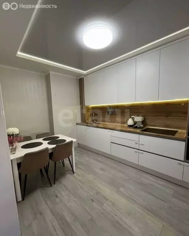 2-комнатная квартира: Оренбург, Салмышская улица, 67 (62.5 м) - Фото 1