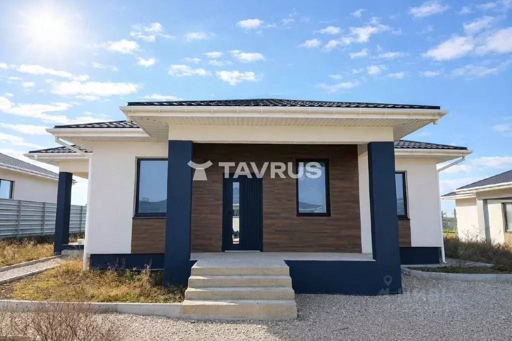 Дом в Крым, Симферопольский район, Мирновское с/пос, с. Белоглинка ул. ... - Фото 1