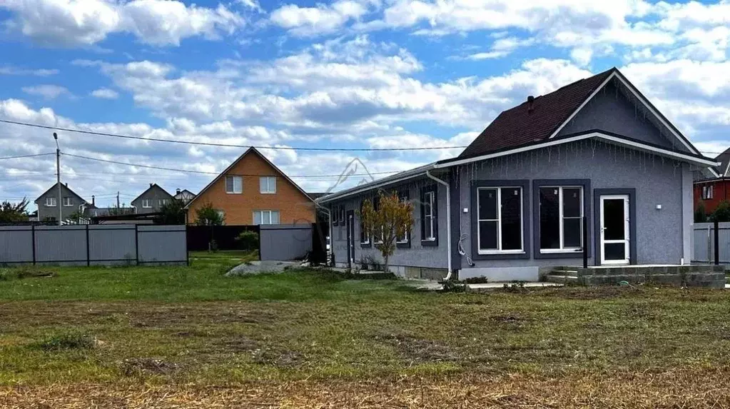 Дом в Белгородская область, Старый Оскол пер. 1-й Сосенки, 9 (140 м) - Фото 1