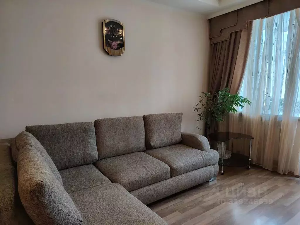 3-к кв. Челябинская область, Сатка Молодежная ул., 6 (70.0 м) - Фото 0