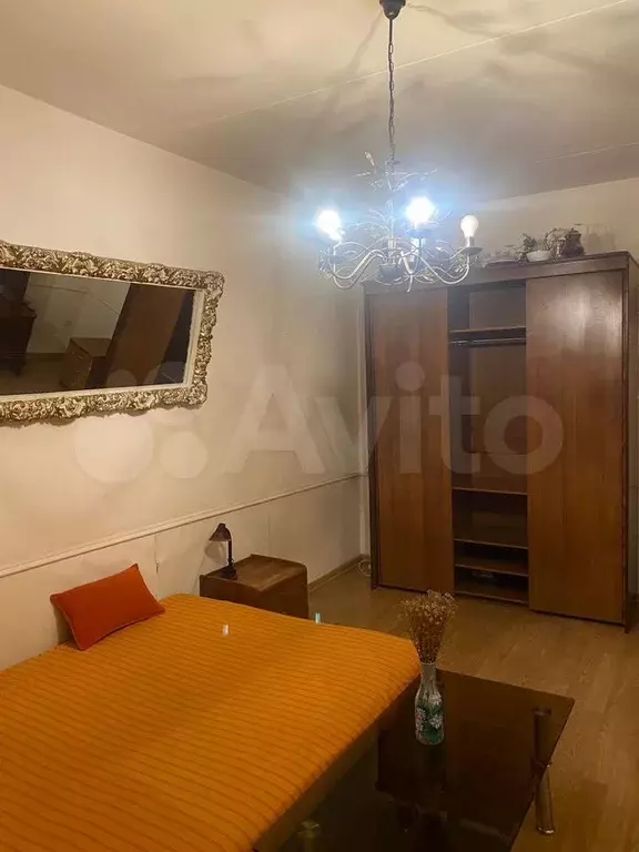 Комната 35 м в 4-к., 2/8 эт. - Фото 0