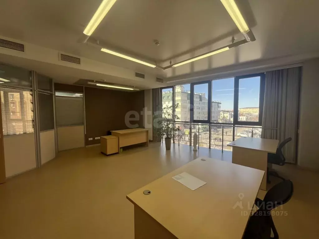 Офис в Тюменская область, Тюмень ул. Республики, 14/7 (70 м) - Фото 2