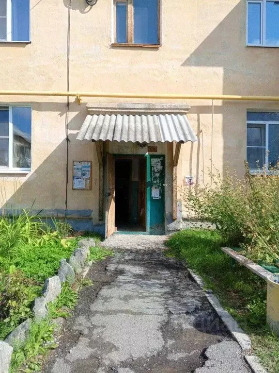 2-к кв. Свердловская область, Асбест Садовая ул., 41 (51.9 м) - Фото 0