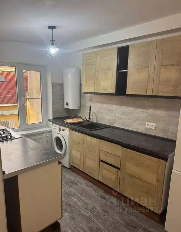 3-к кв. Крым, Симферополь ул. Русская, 6 (80.0 м) - Фото 1