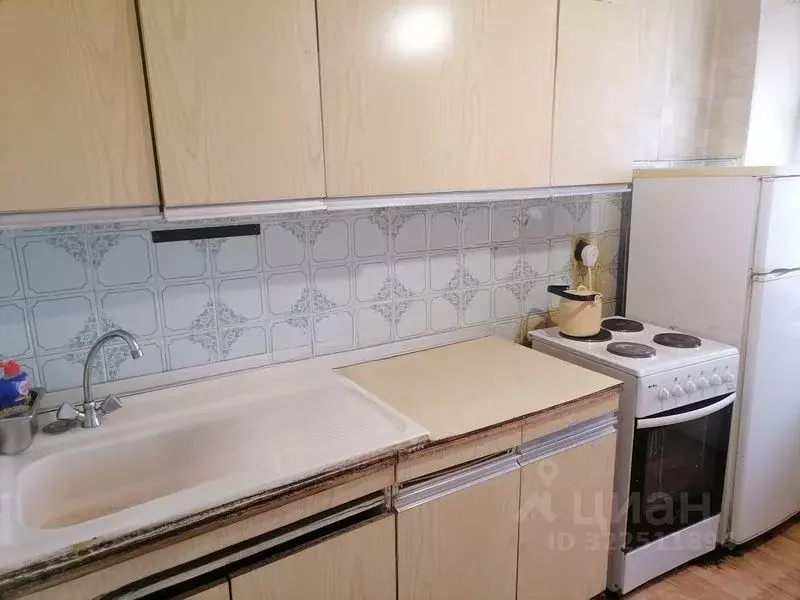 Комната Свердловская область, Екатеринбург ул. Боровая, 24 (14.0 м) - Фото 0