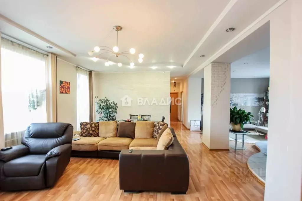 4-к кв. Бурятия, Улан-Удэ Комсомольская ул., 21 (121.8 м) - Фото 1