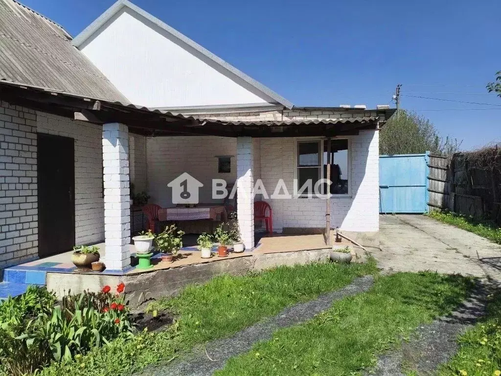 Дом в Белгородская область, Старооскольский городской округ, с. ... - Фото 1