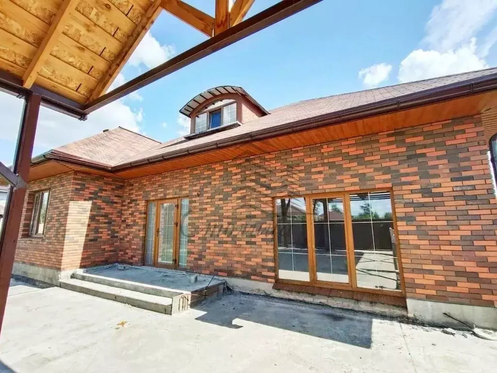 Коттедж в Белгородская область, Старооскольский городской округ, с. ... - Фото 1