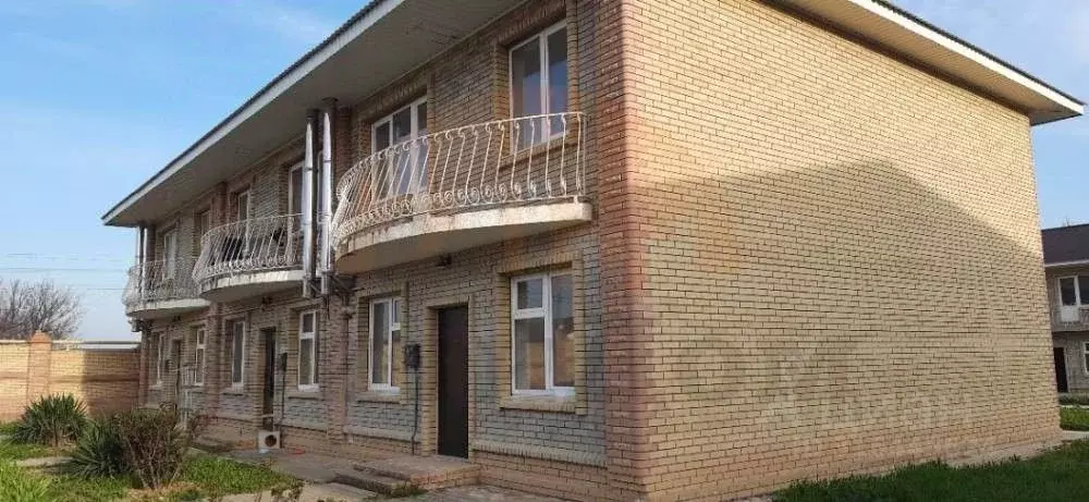 2-к кв. Крым, Сакский район, с. Орехово ул. Энтузиастов, 13 (66.0 м) - Фото 1