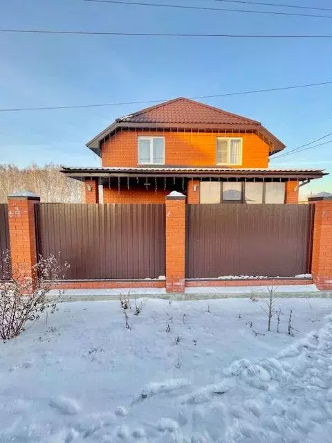 Дом в Омская область, Омский район, Магистральное с/пос, Деревня ... - Фото 1