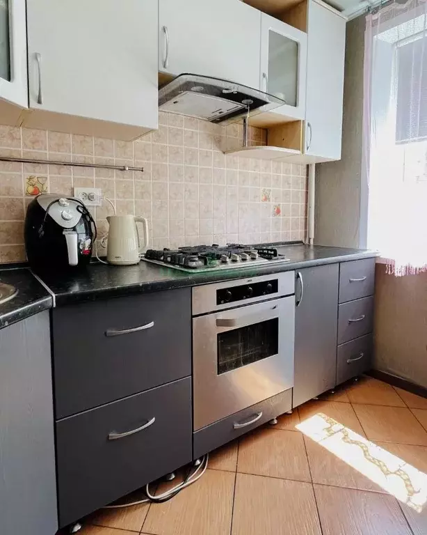 2-к кв. Саратовская область, Балаково Трнавская ул., 33 (48.0 м) - Фото 0