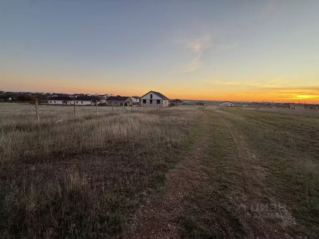 Участок в Крым, Симферопольский район, Родниковское с/пос, с. Новый ... - Фото 1