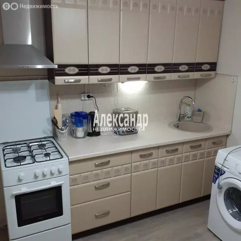 1-комнатная квартира: городской посёлок Кузнечное, Центральная улица, ... - Фото 2