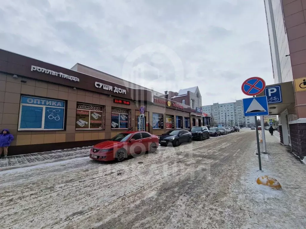 Помещение свободного назначения в Омская область, Омск просп. ... - Фото 1
