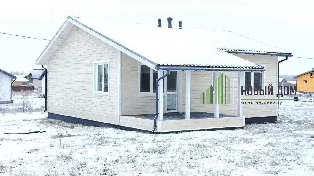 Дом в Новгородская область, Новгородский район, Ракомское с/пос, д. ... - Фото 1