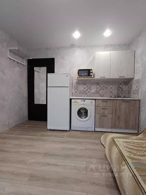 Комната Свердловская область, Екатеринбург ул. Умельцев, 11 (11.4 м) - Фото 2