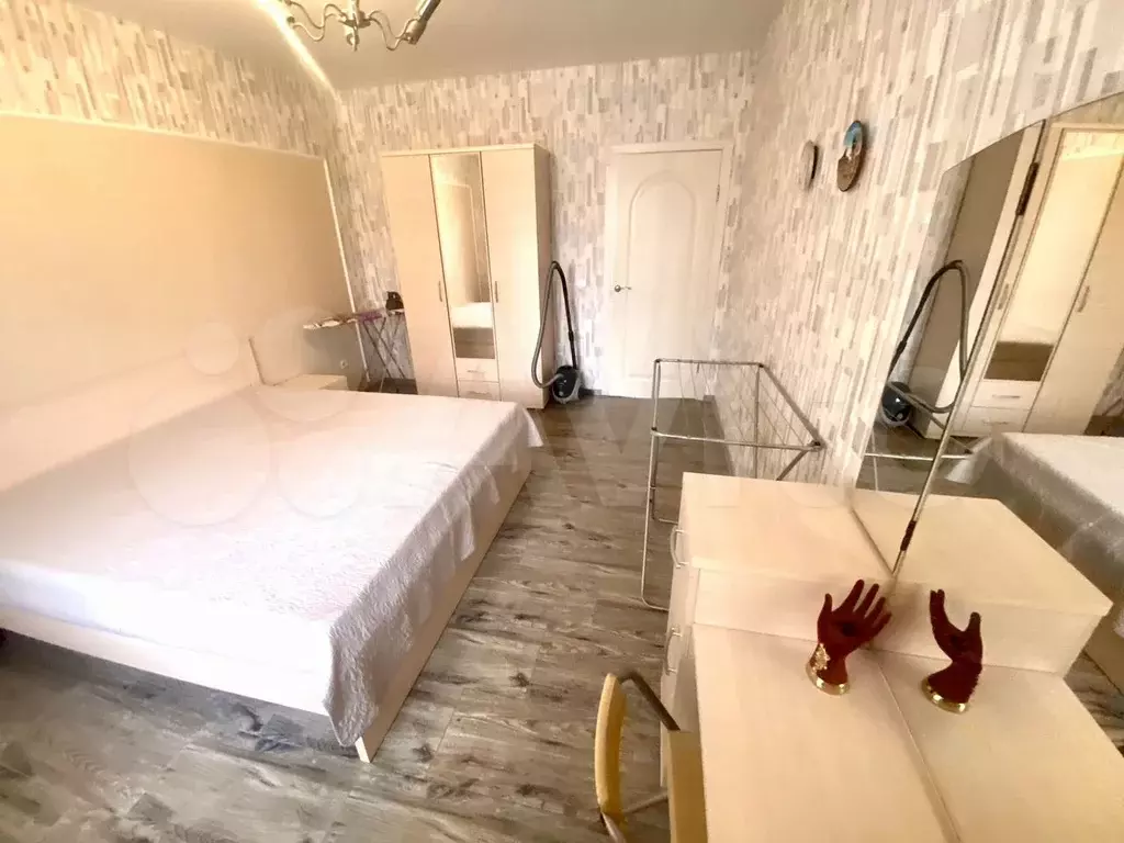 2-к. квартира, 63 м, 1/5 эт. - Фото 0