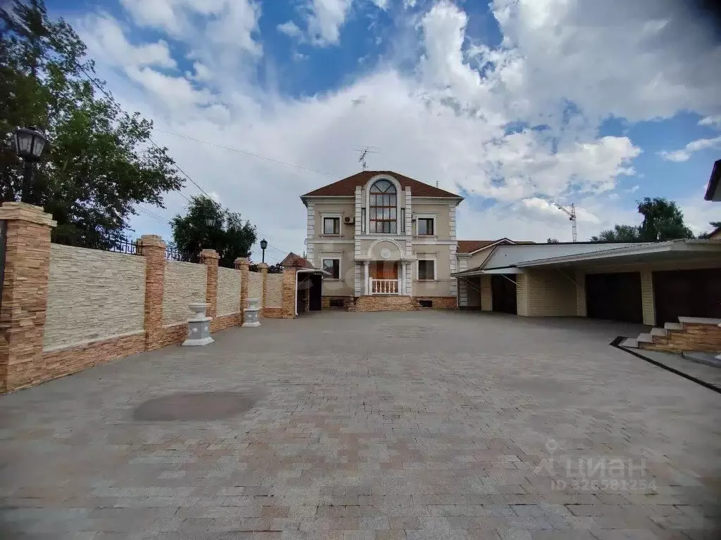 Дом в Тюменская область, Тюмень Локомотивная ул. (425 м) - Фото 1