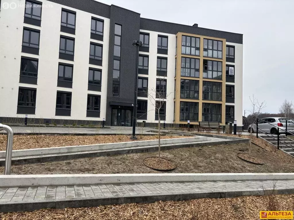2-комнатная квартира: Пионерский, Октябрьская улица, 8 (68.7 м) - Фото 1